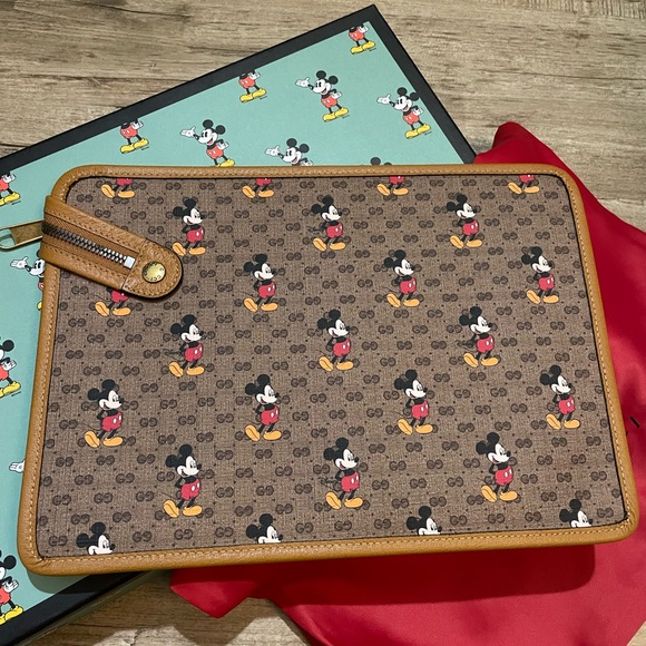 Gucci X Disney Mickey Mouse Leather Clutch Pouch LIKE NEW CONDITION - Picture 3 of 6